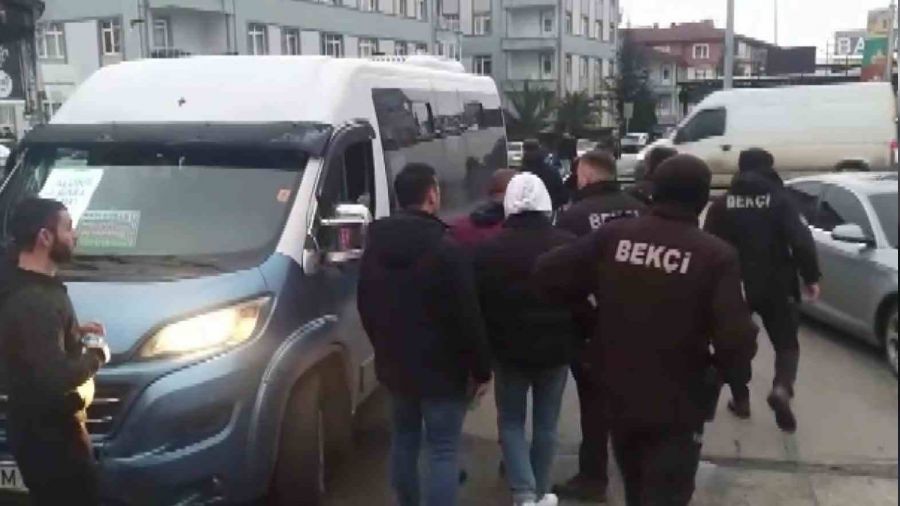 Minibüs şoförü ile yolcu arasında kavga