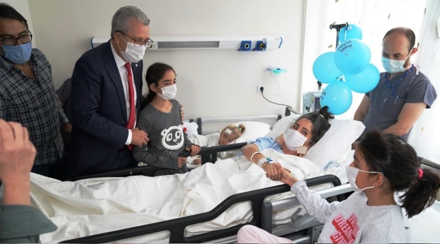 Minik Elif ve ailesi taburcu oldu