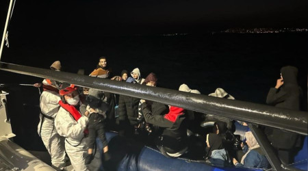 Mobil radarın tespit ettiği 29 düzensiz göçmen yakalandı