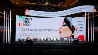Moskova Moda Haftas'na yapay zeka damgas: Podyumda gelenek ve teknoloji bulutu