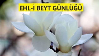 Mübarek omuzlarda göğe yükseldi