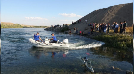 Muş'ta nehre giren genç boğuldu