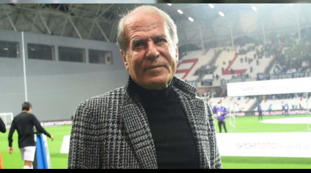 Mustafa Denizli futbolcularla görüştü