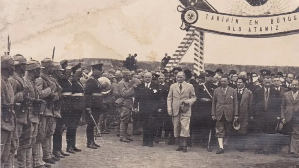 Mustafa Kemal Trabzon�da Kuran ve tefsir dersi veriyor