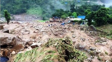 Nepal'de toprak kayması: 3 ölü, 28 kayıp