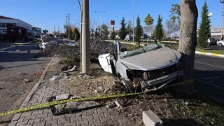 Nevehir'deki kazada otomobil ikiye blnd: 2 l 1 yaral