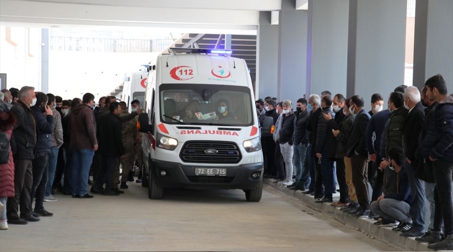 ��renci servisi devrildi: 2 �l�, 26 yaral�