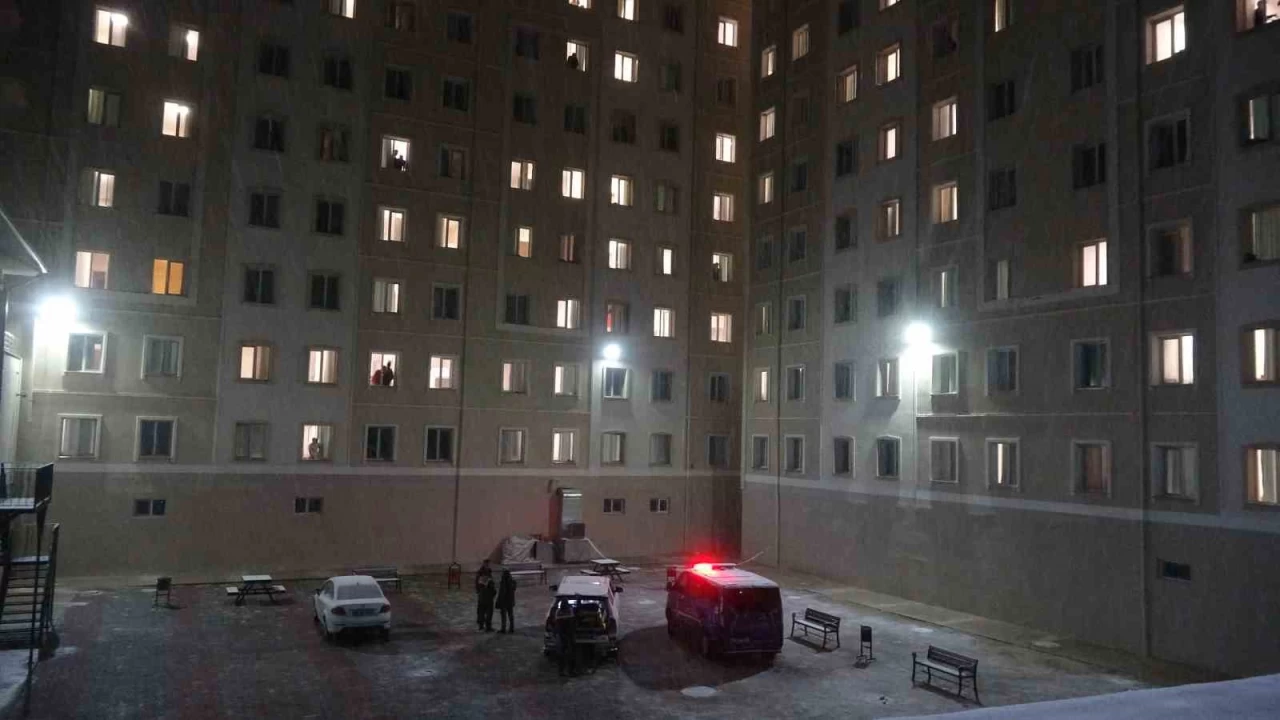 Öğrenci yurdunda 8'inci kattan düşen genç hayatını kaybetti