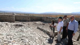 Oluzhöyük kazı alanında inceleme