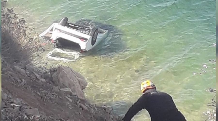 Otomobil Van G�l�'ne u�tu: 4 yaral�