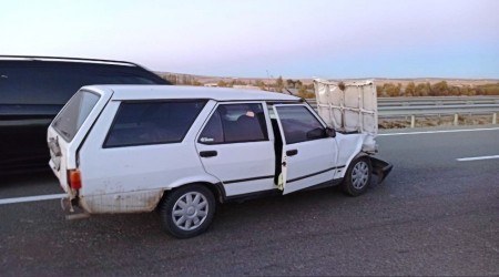 Otomobilden yola savrulan kadın yaşamını yitirdi