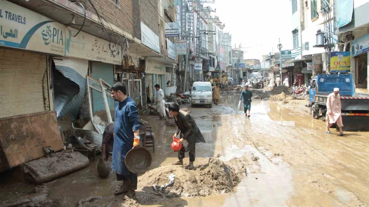 Pakistan'daki sellerde son 48 saatte 351 ki�i hayat�n� kaybetti