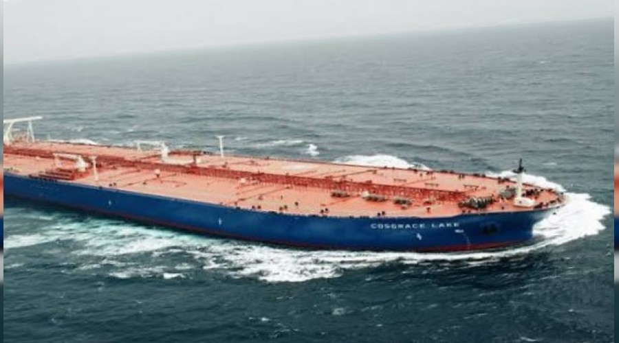 Petrol tankeri ile yk gemisi arpt: 14 kii kayp  