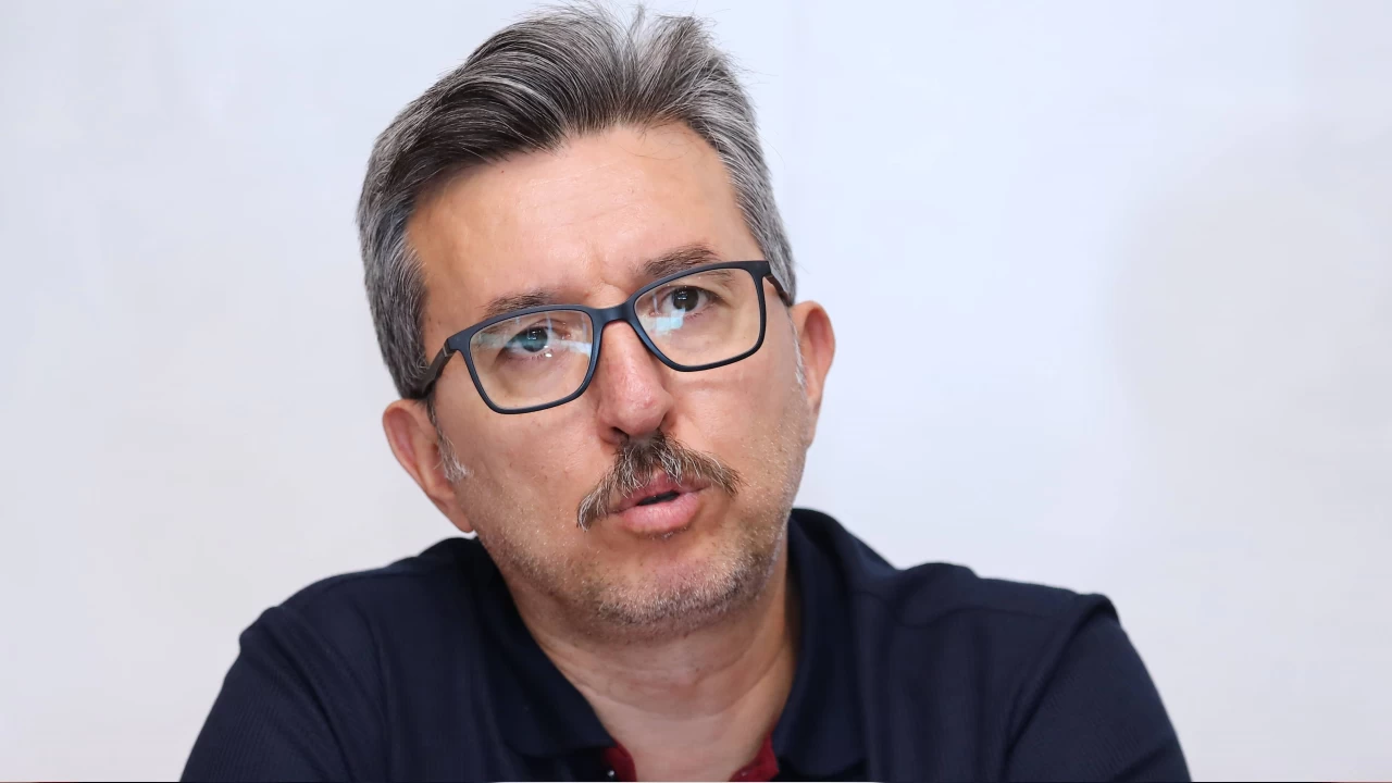 Prof. Dr. Ek�i: �ktidar�n zam, vergi ve cezadan ba�ka gelir kalemi yok