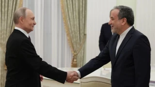 Putin, ran Dileri Bakan Araki ile bir araya geldi