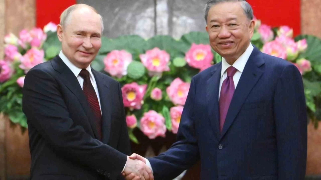 Putin, Vietnam'da