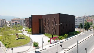 Raif Din�k�k K�lt�r Merkezi: Yalova�n�n k�lt�rel ya�am�na canl�l�k kat�yor