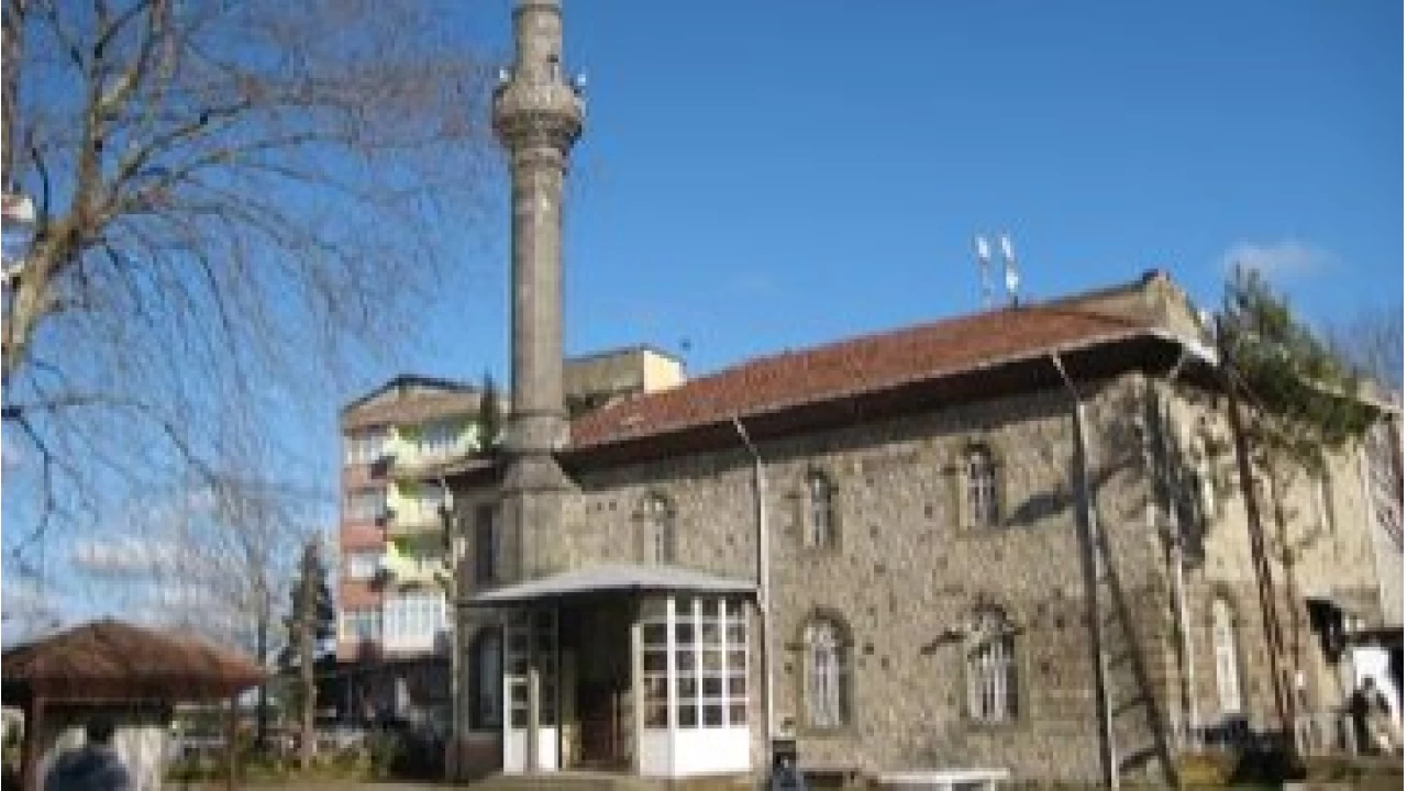Rize'nin kalbindeki asırlık mühür: Gülbahar Merkez Camii