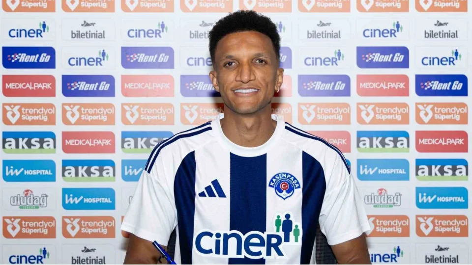 Rodrigo Becao resmen Kas�mpa�a'da