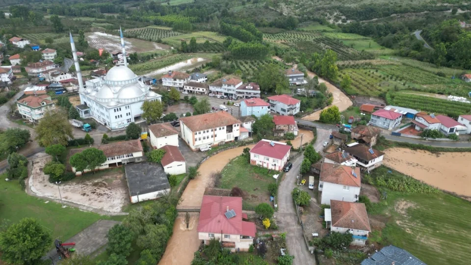 Sakarya'da ta�k�n ya�anan mahalledeki son durum