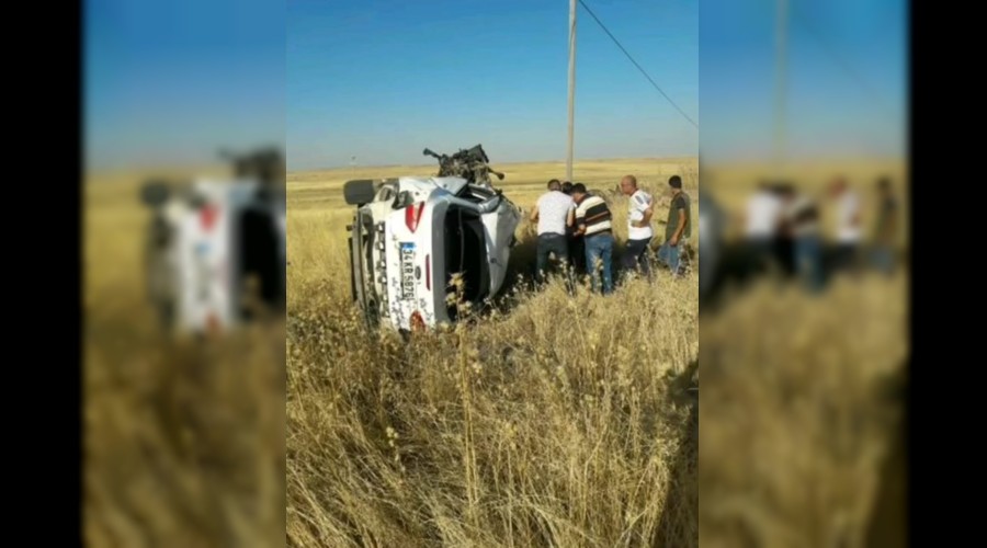 �anl�urfa�da trafik kazas�: 1 �l�, 1 yaral�   