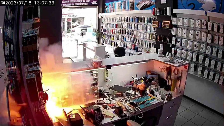 arjdaki cep telefonu bomba gibi patlad