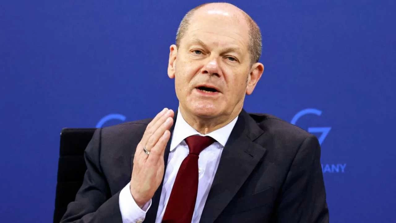 Scholz: 'D�nya ba� d�nd�r�c� h�zla de�i�iyor, biz de de�i�meliyiz'