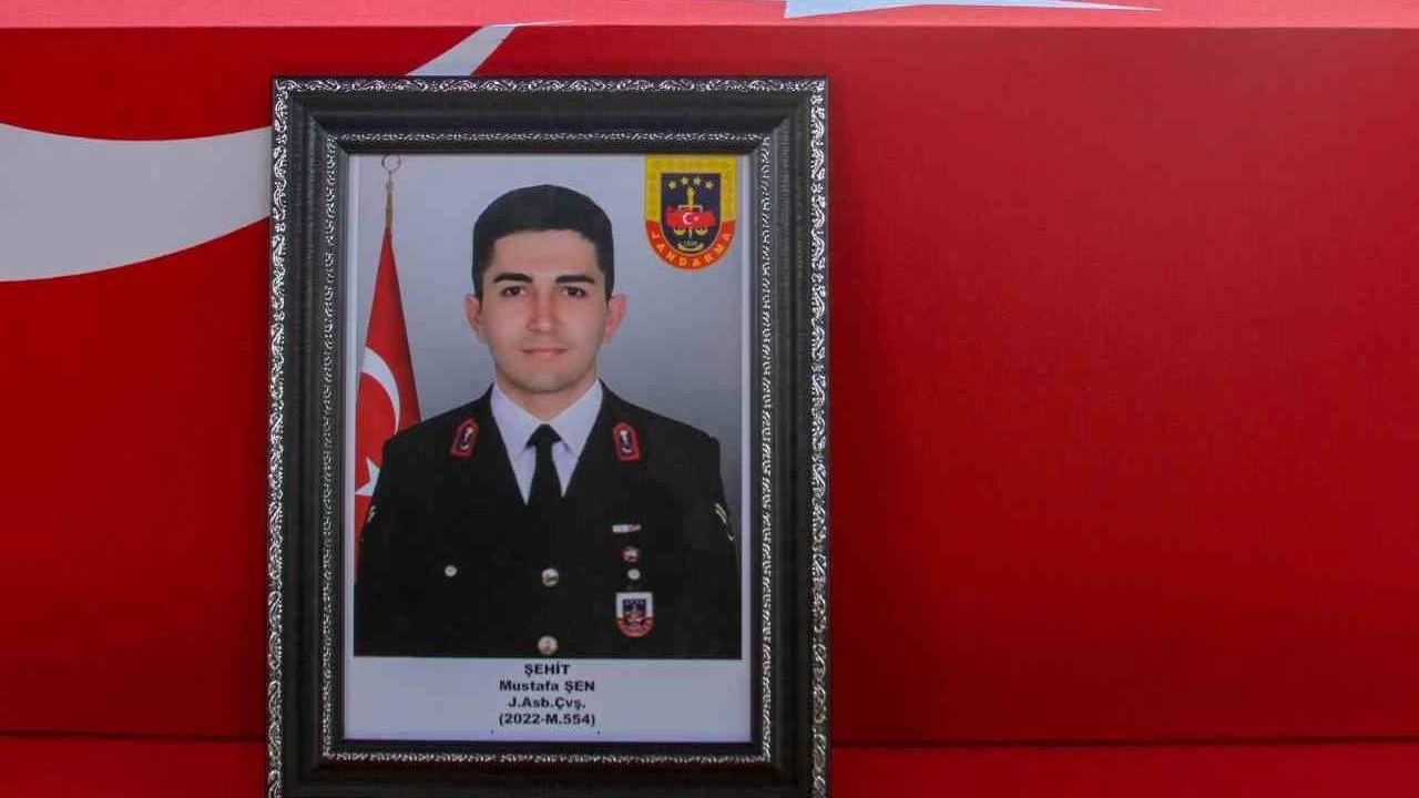 Şehit Mustafa Şen son yolculuğuna uğurlandı