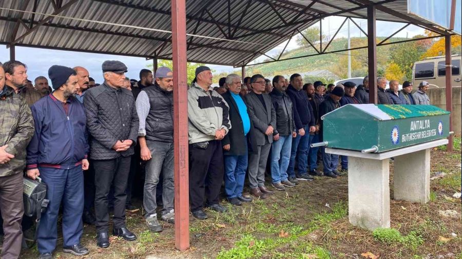 Selver hemşire gözyaşlarıyla toprağa verildi