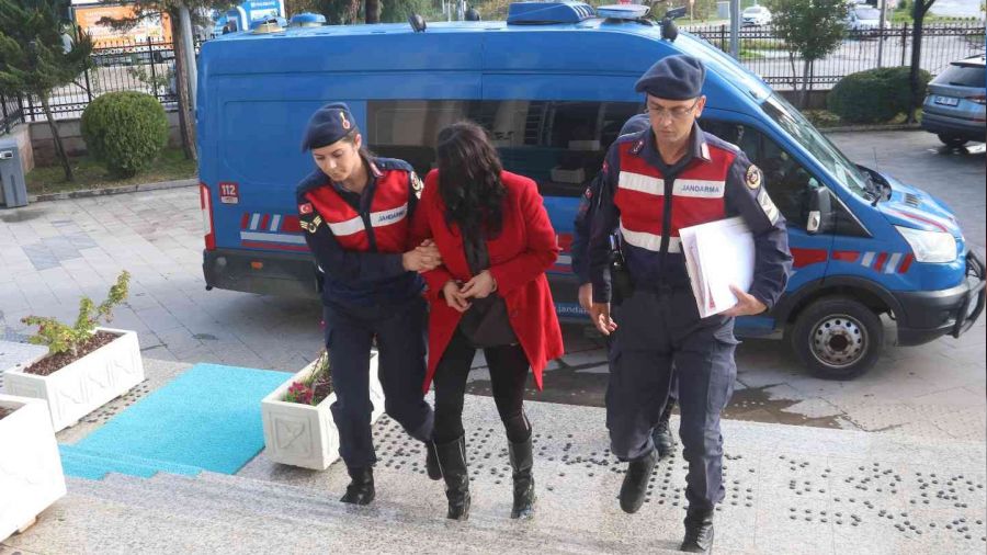 Seydikemer'de erkek arkadaşını av tüfeğiyle öldüren kadın tutuklandı