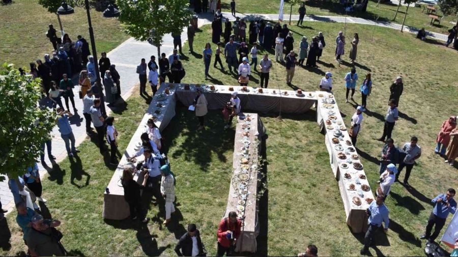 Siirtli kadınlar hünerlerini sergiledi