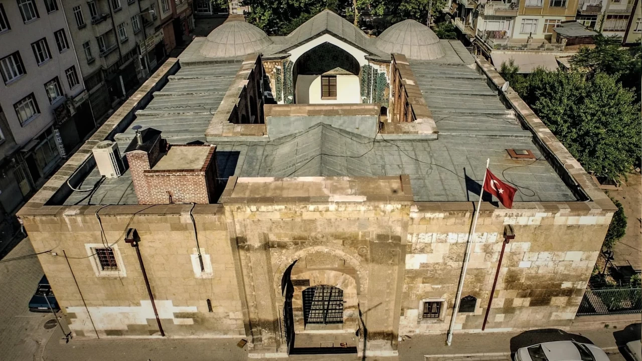 Sırçalı Medrese: Konya’nın Tarihi Eğitim Mabedi