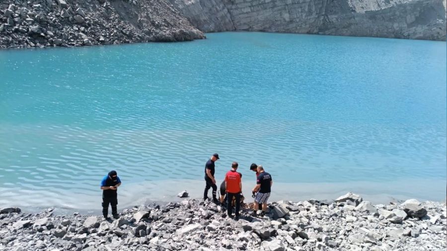 Şırnak'ta kamyon gölete uçtu, şoför kayıp