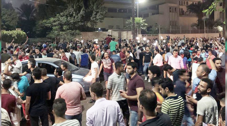Sisi karşıtları sokağa çıktı