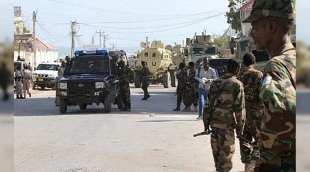 Somali'de muhaliflere ateş açıldı