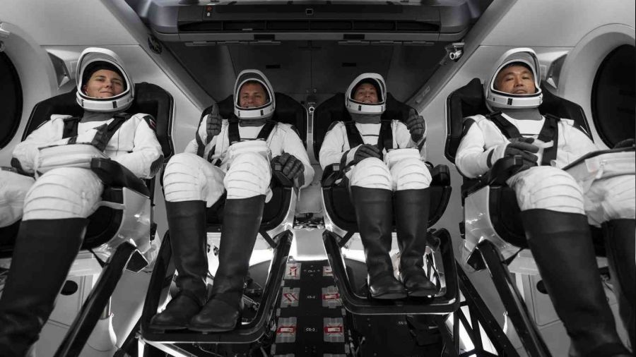 SpaceX, ISS'ye 3 astronot ve 1 kozmonot gönderdi