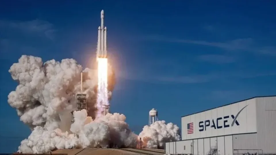 SpaceX'te b�y�k kay�p: Piyasa de�erinden 850 milyar dolar eridi