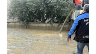 Su borusu patlad: Site baheleri suya gmld