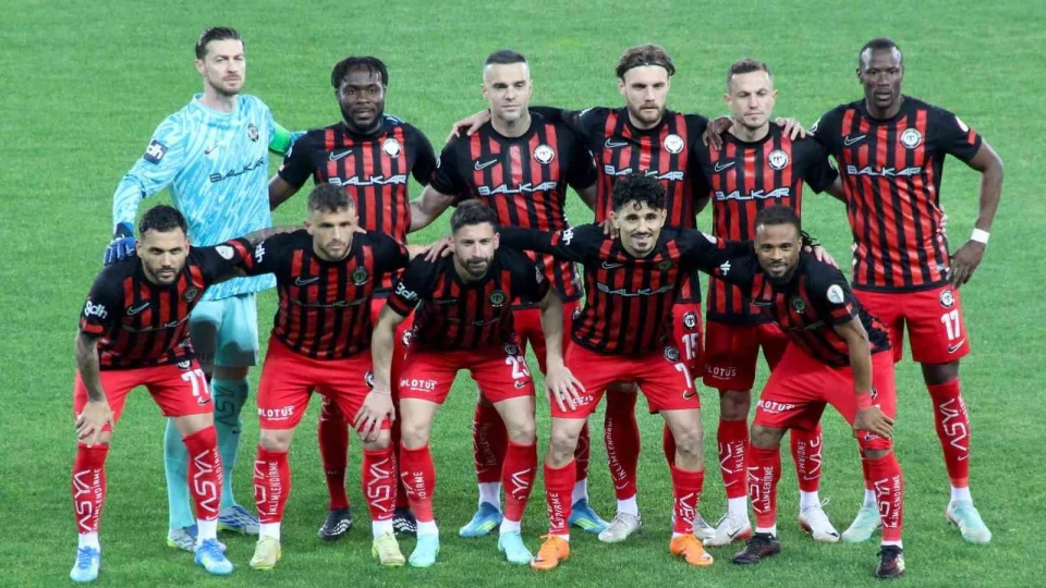 Süper Lig'e yükselecek son takım yarın belli olacak