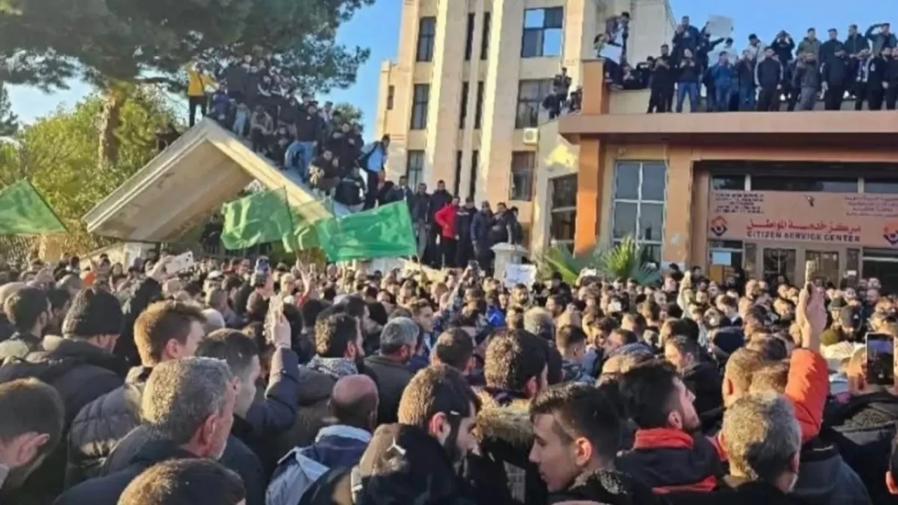 Suriye'de protesto eylemlerinde kan akt�