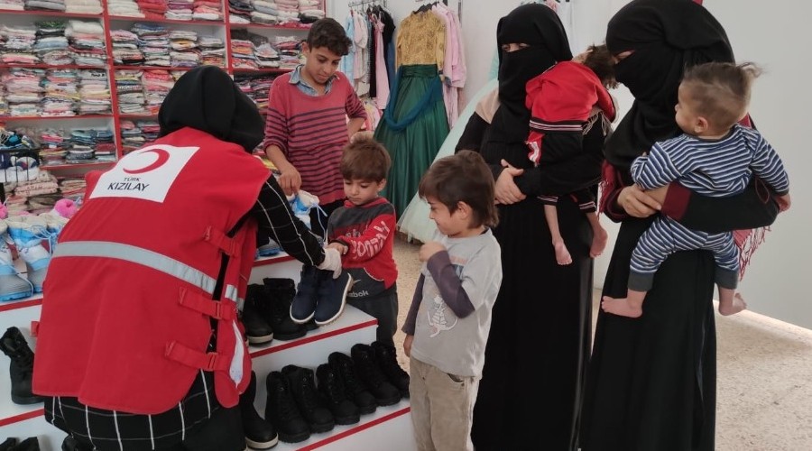 Suriyeliler yeni düzene alışıyor