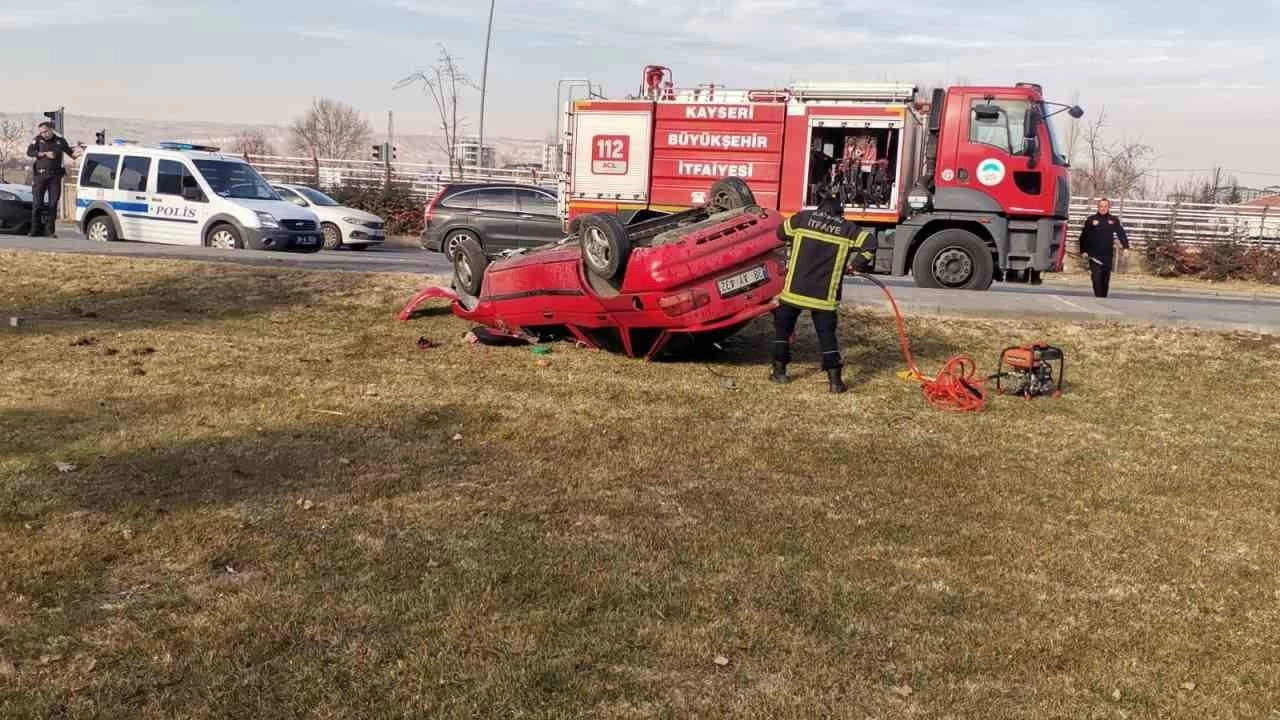 Takla atan otomobil parka savruldu