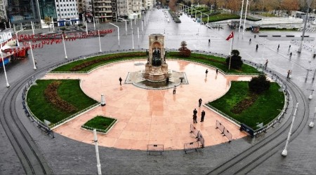 Taksim Meydanı turistlere kaldı