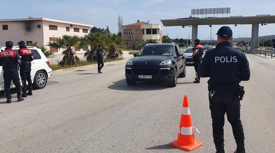 Tam kapanma nedeniyle Çeşme'ye yazlıkçı akını