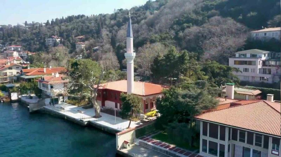 Tarihi Vaniköy Camii yeniden ibadete açılmak için gün sayıyor