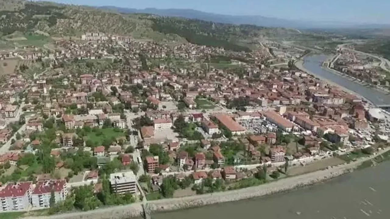 Ta�ova�n�n sosyo-k�lt�rel yap�s� ve halk�n sorunlar�