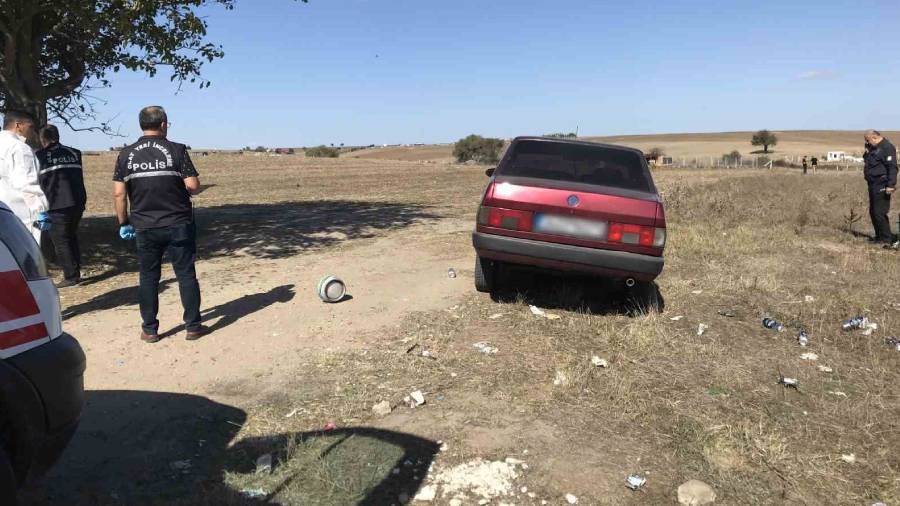 Tekirdağ'da çobanlar ağaca asılı erkek cesedi buldu