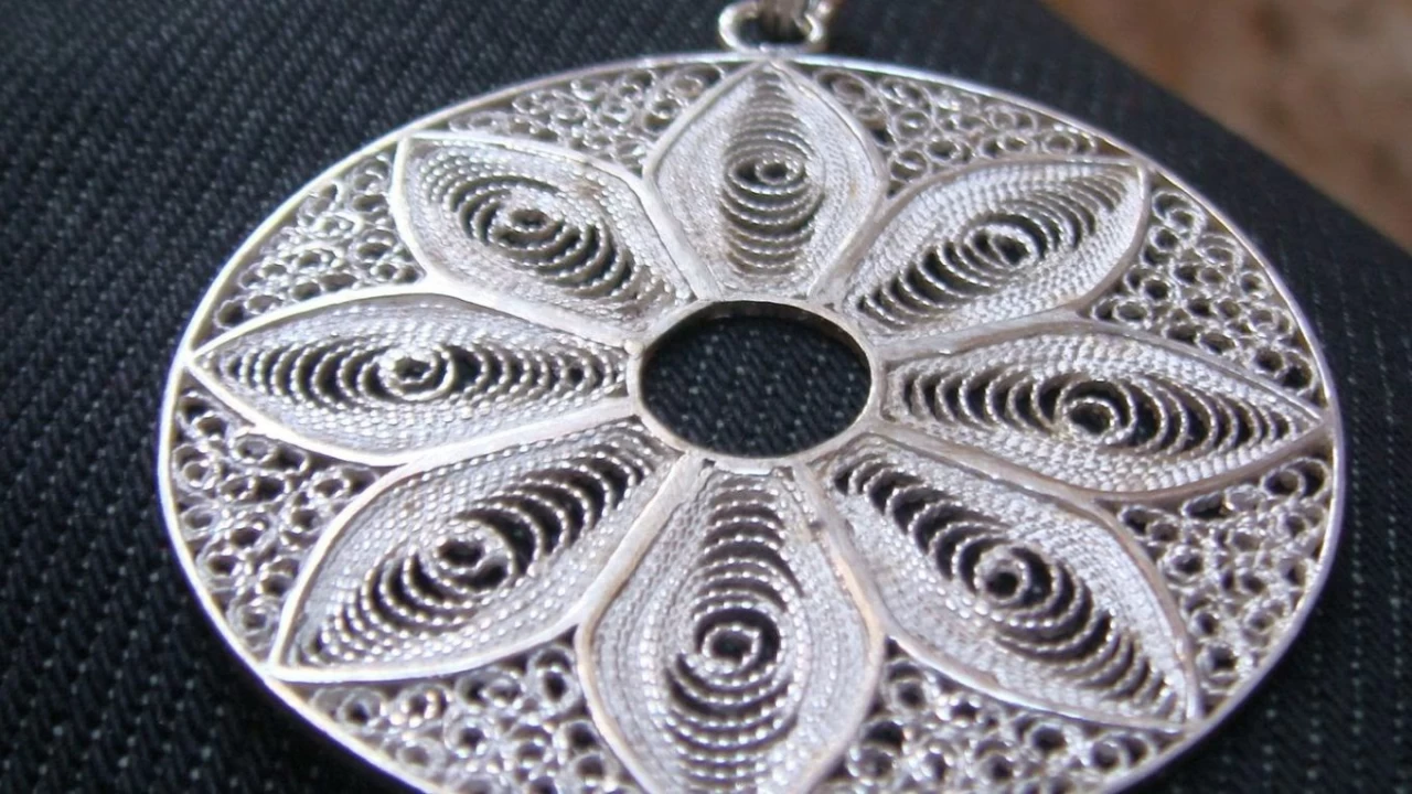 Telkari Sanat: nce gm veya altn tellerin zarif motiflere dnm 