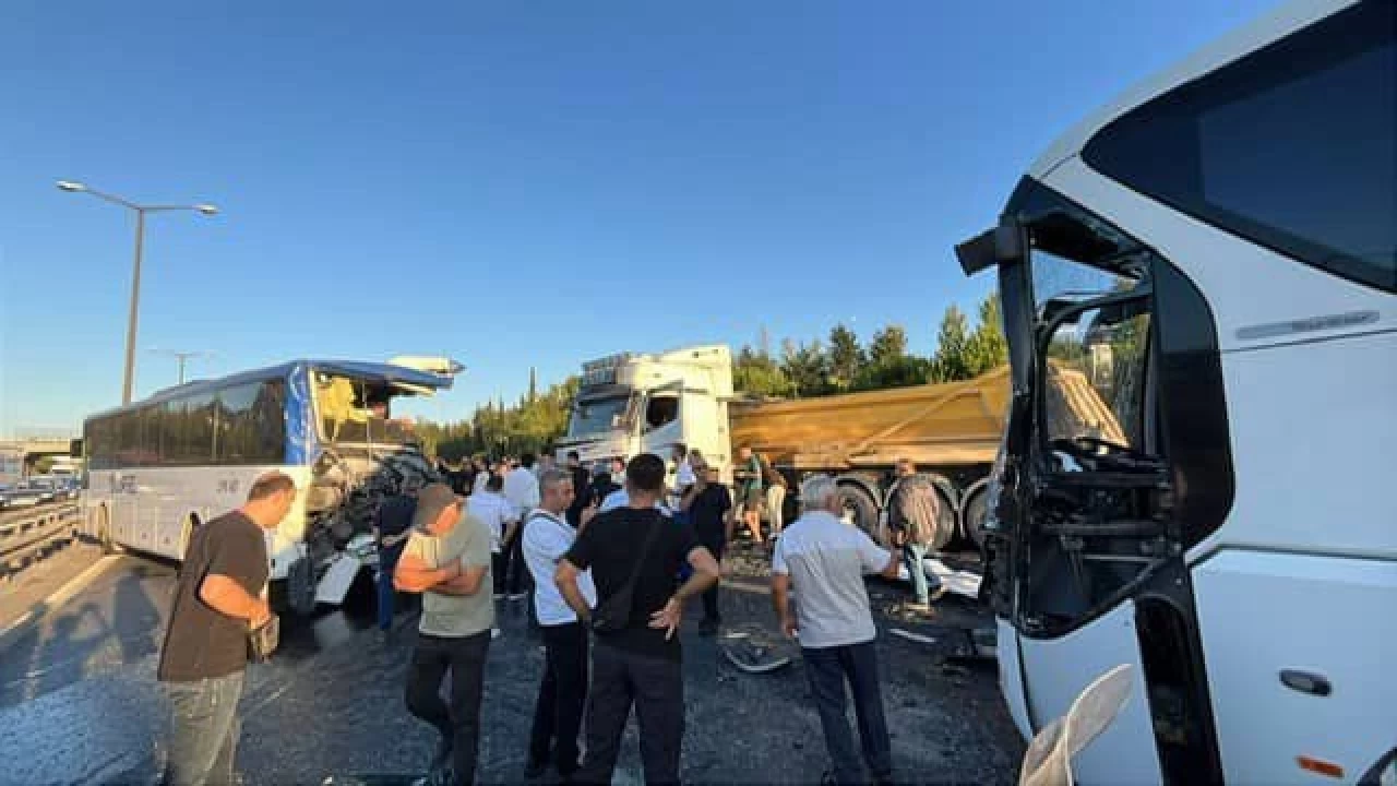 TEM Otoyolu'nda feci kaza: 1 ölü, 16 yaralı