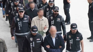 Tepeba�� Belediyesi'ne operasyon: 25 ��pheliden 15'i tutukland�